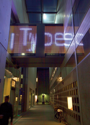 Medienfassade Gutenberg-Museum Brücke über die Seilergasse